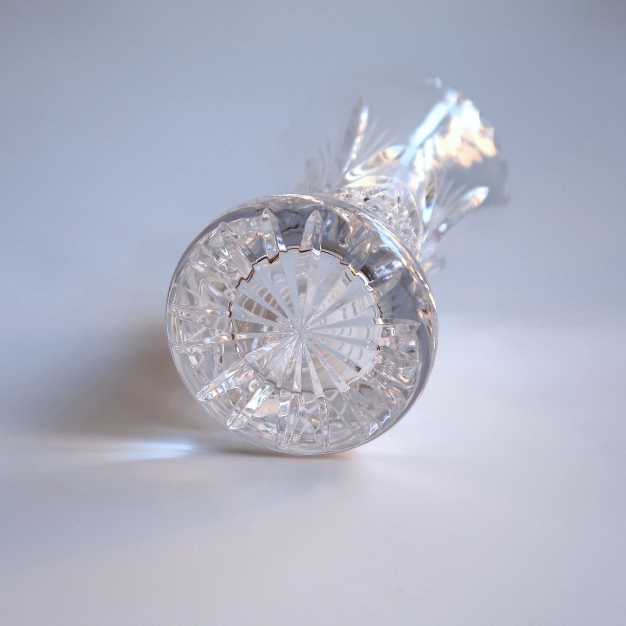 クリアなガラスの花瓶