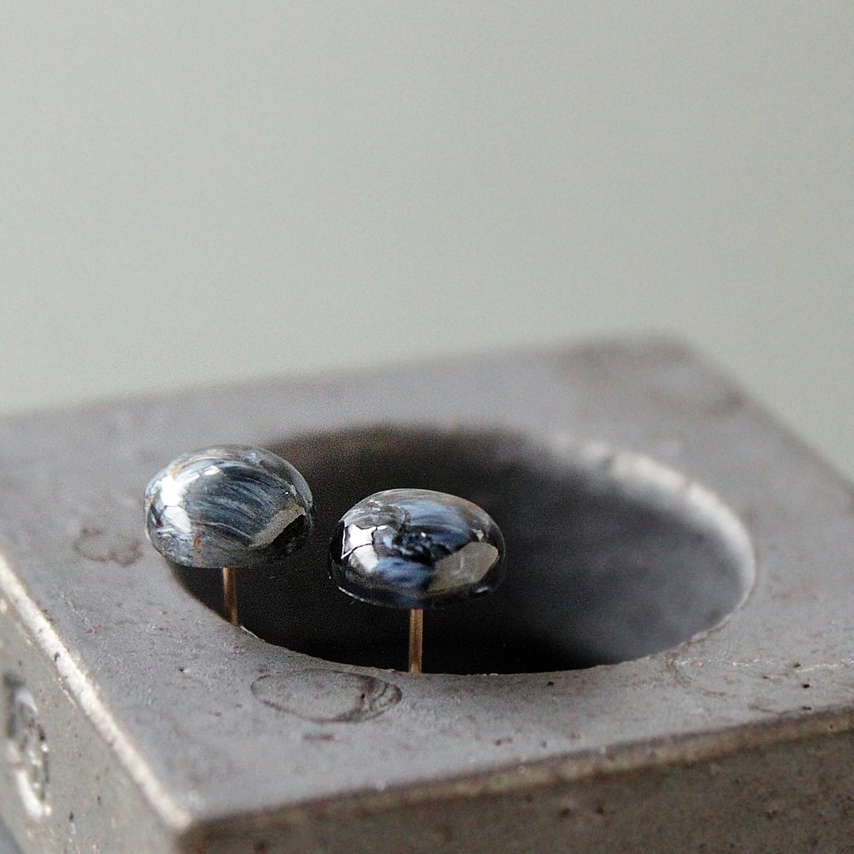 希少石！｜ブルーピーターサイトのひと粒ピアス｜数量限定｜14kgf