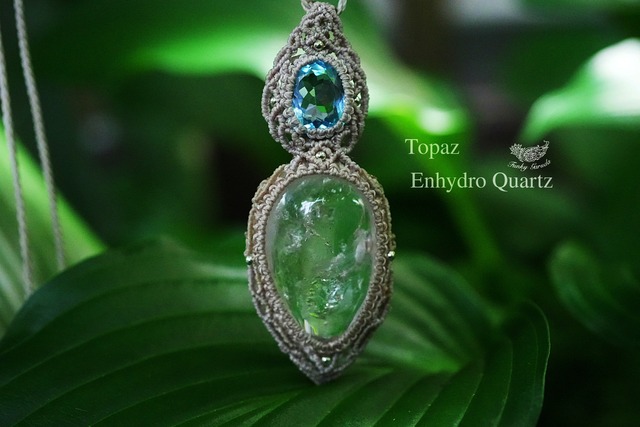 青い涙と古代の水入り水晶★ブルートパーズ マクラメネックレス1601