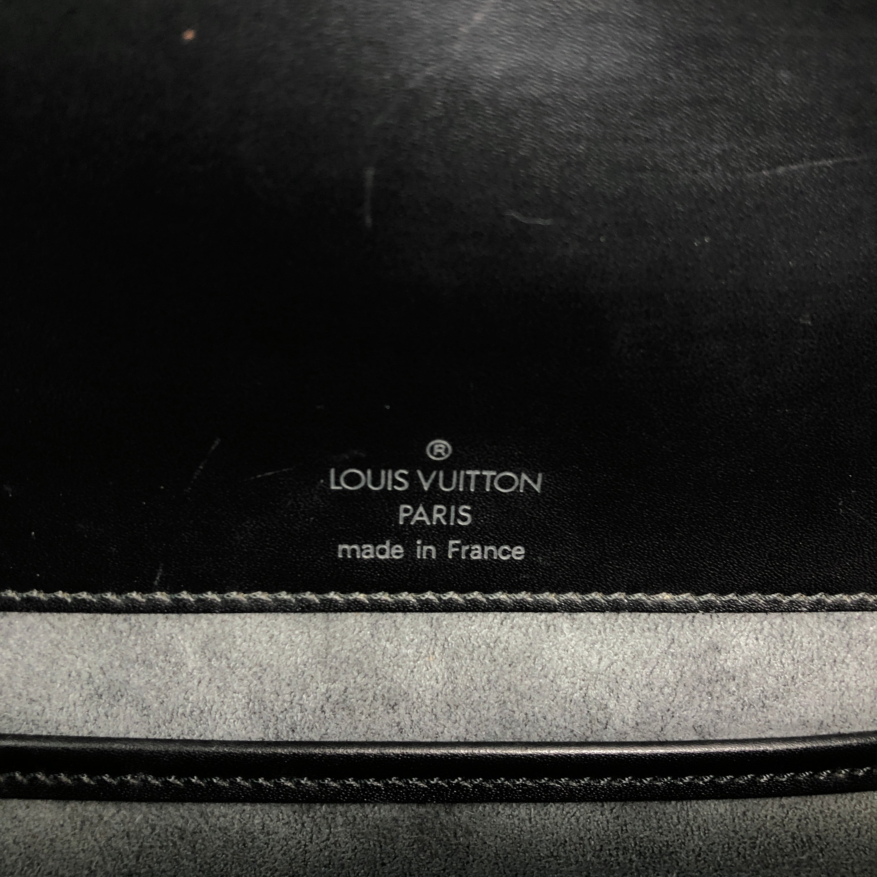 LOUIS VUITTON ルイヴィトン エピ ショルダーバッグ ブラック レザー