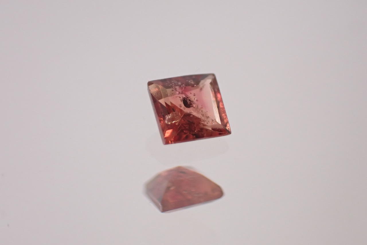 スピネル(簡易ソーティング付)　0.198ct　[D9-133]