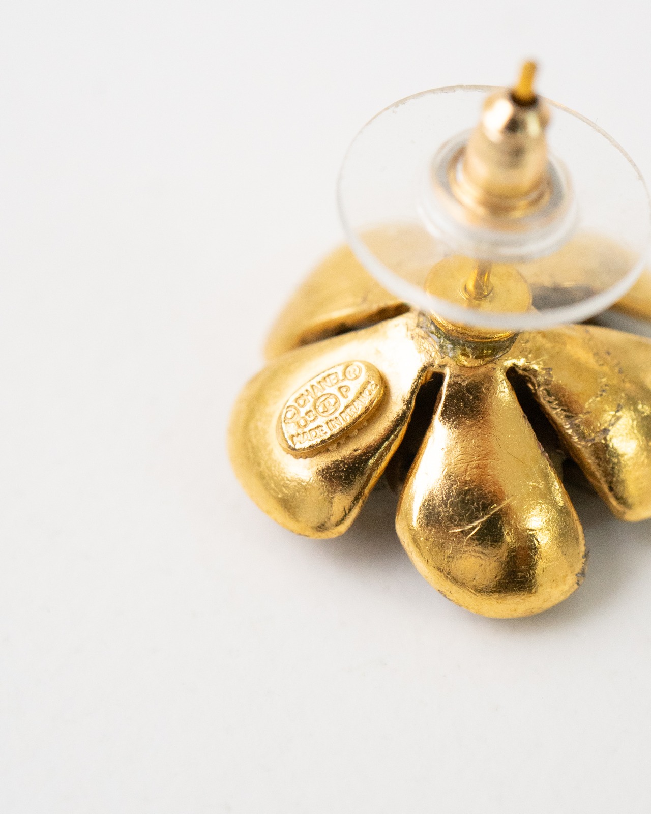 〈CHANEL〉Camellia Rhinestone earrings Made in 2003SS