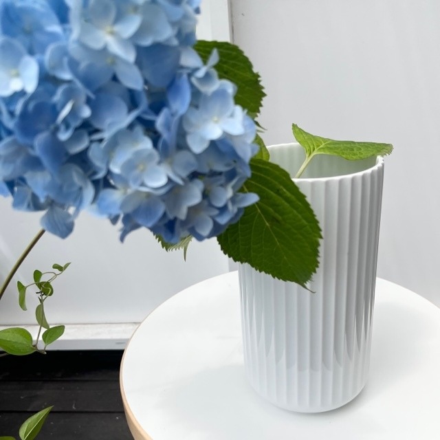 Lyngby Porcelaen　リュンビューベース H200mm ホワイト　リュンビュー ポーセリン