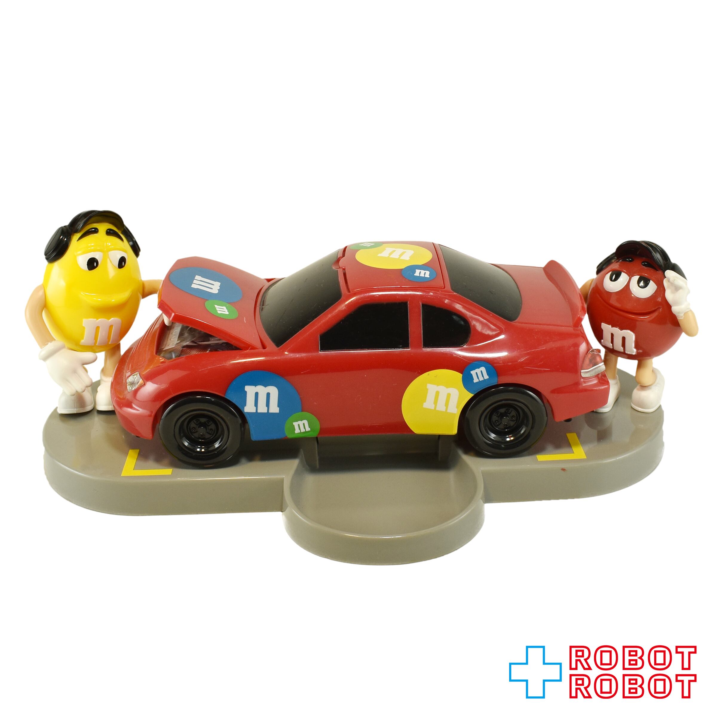 M&M's ディスペンサー アンダー・ザ・フード 赤いレーシングカー