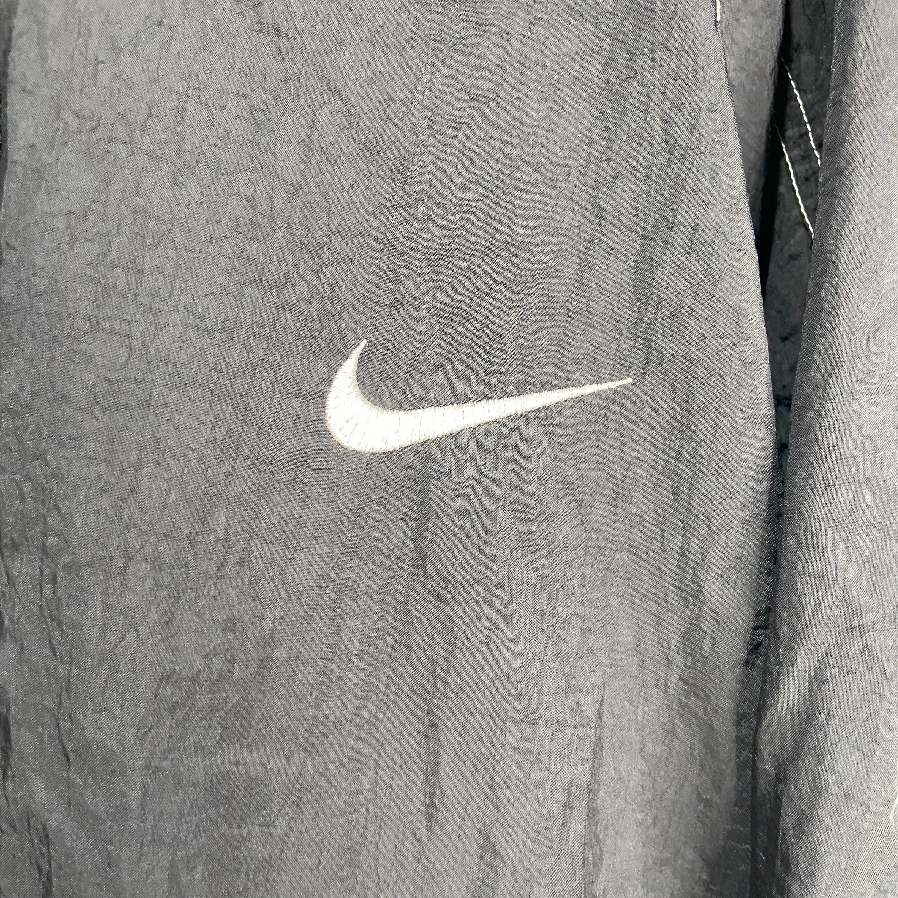 90s NIKE ナイキ 白タグ ナイロンフード付きジャケット 黒 XL 90s NIKE ナイキ 白タグ ナイロンフード付きジャケット 黒 XL