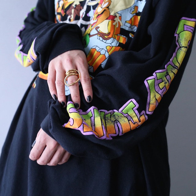 "LOONEY TUNES" front and sleeve good printed l/s tee