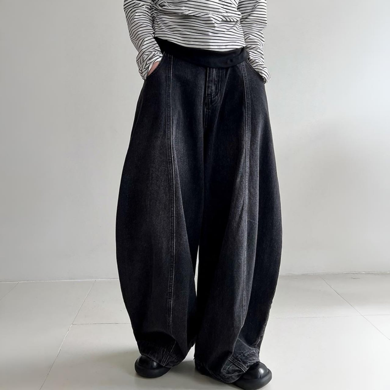 センタープレスデニムバギーカーブパンツ A01788