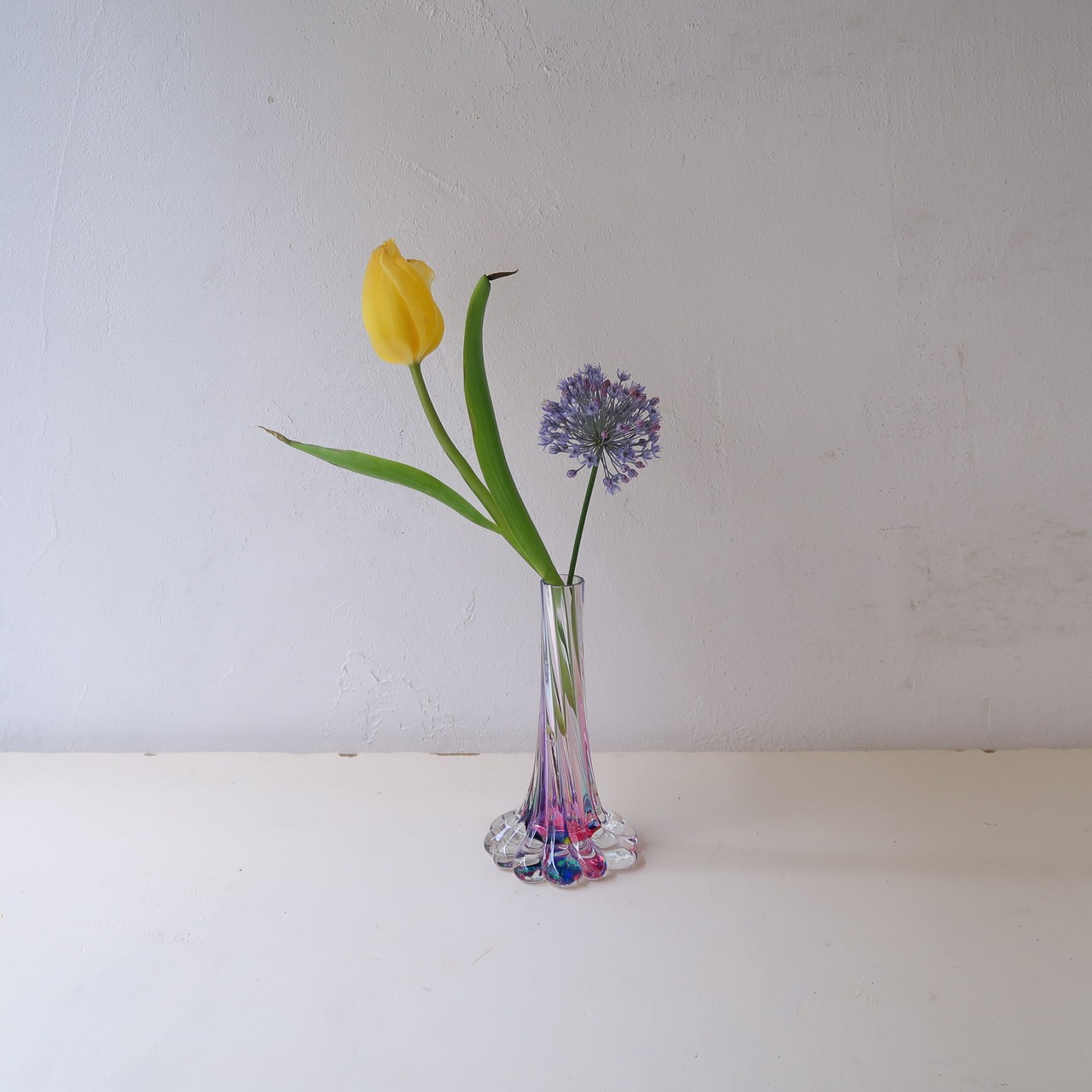 パープルネオンの花瓶