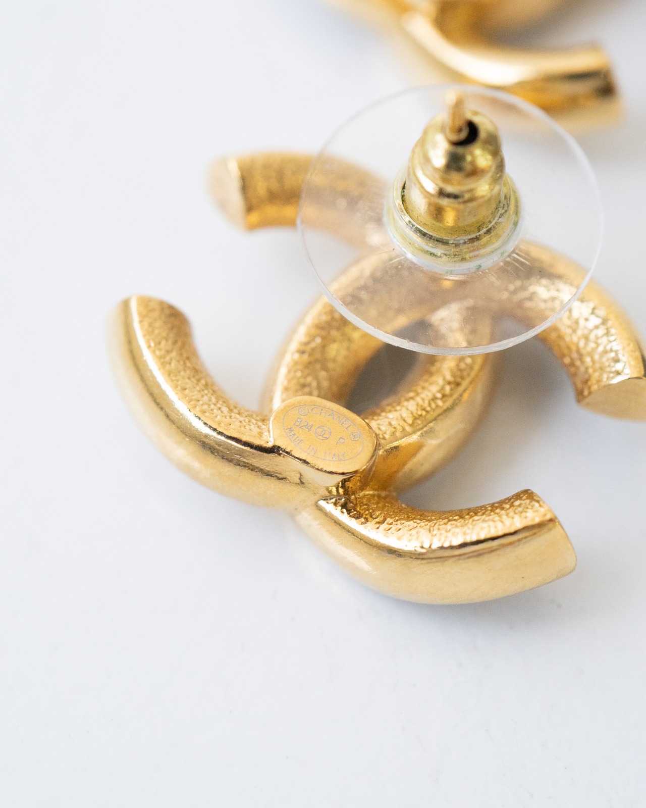 〈CHANEL〉CC mark earrings Made in 2024