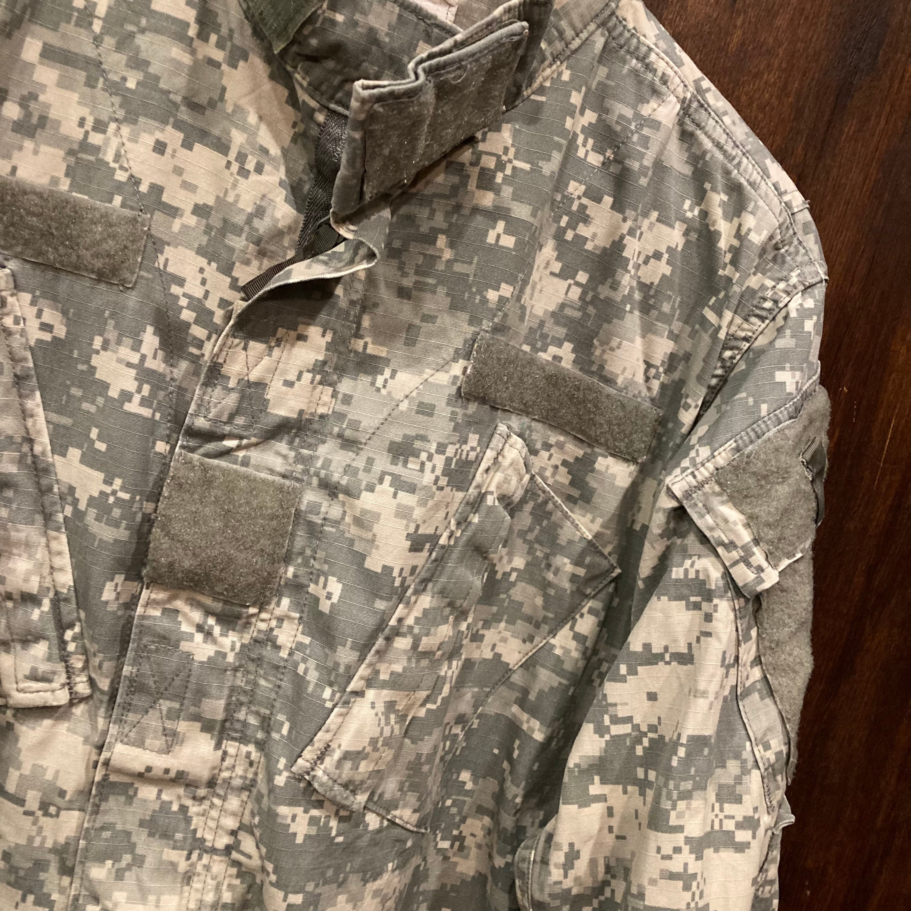 アメリカ軍 ミリタリージャケット ACU 迷彩ジャケット デジタルカモ Sサイズ コンバットジャケット