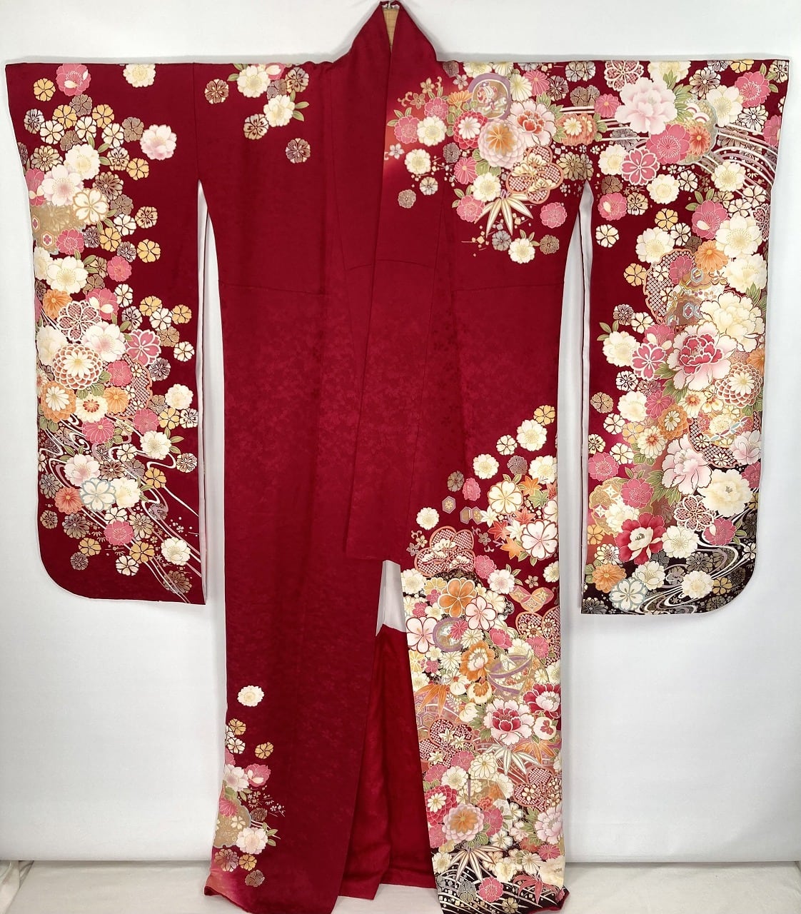 金駒刺繍 トールサイズ 振袖 花柄 桜 牡丹 菊 梅 正絹 袷 赤 ピンク