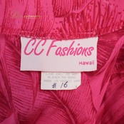 フラダンス 衣装 CC Fashions CCファッション ワンピース ドレス ピンク系 ハワイ製 ワントーン アシンメトリー モンステラ柄 長袖 かわいい 華やか 鮮やか 明るい ハワイアン アロハ ハワイアンプリント フラ ダンス レッスン 練習
