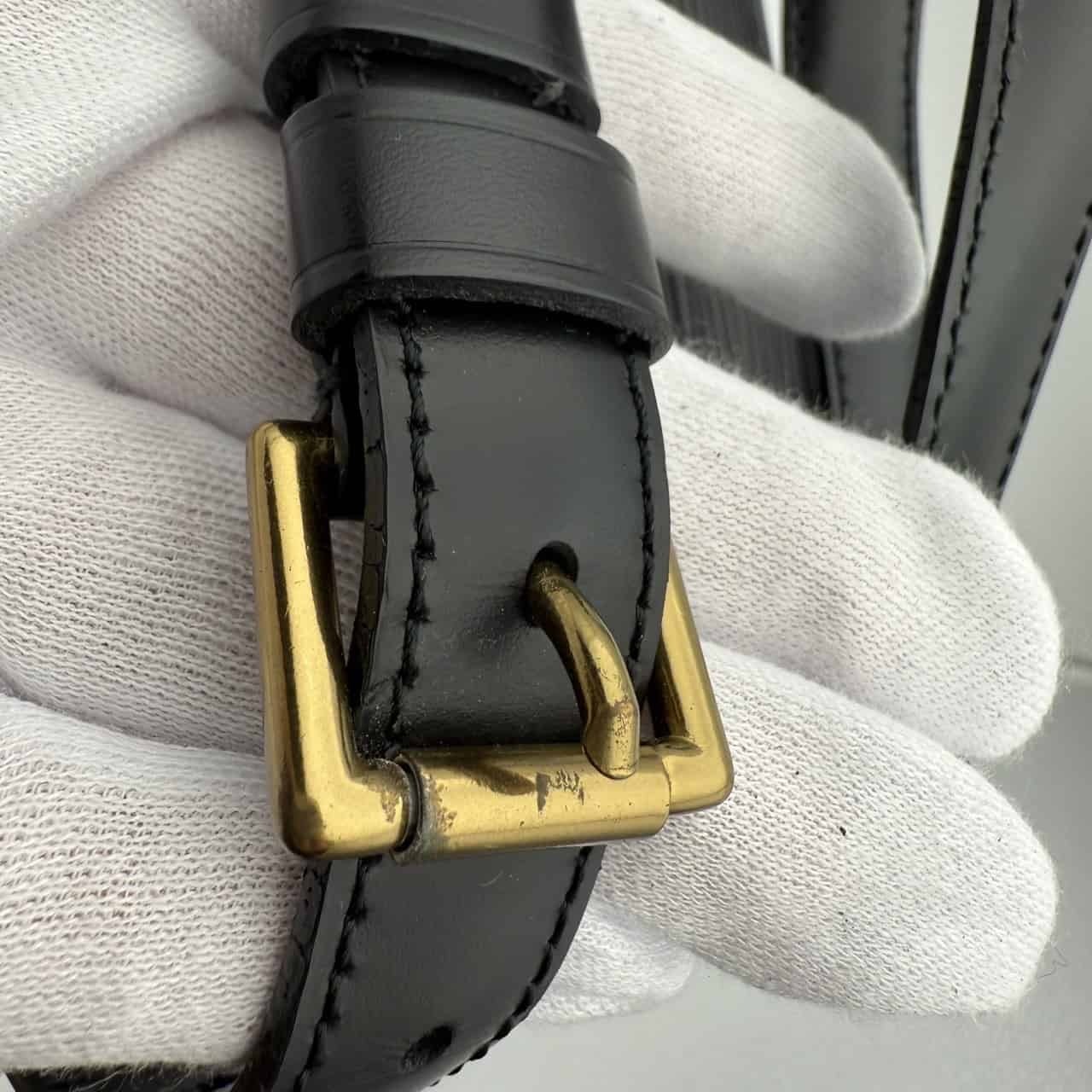 ルイヴィトン　サンクルー　エピ　ノワール　ショルダーバッグ　321 ルイヴィトン サンクルー エピ ノワール ショルダーバッグ 321 ルイ