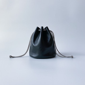 巾着バッグ　Kinchaku bag (black × gold)