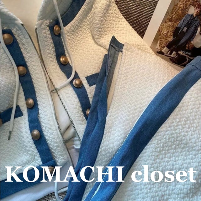 【送料無料】 パーカー フーディー ワイドパンツ フード 長袖 韓国 レディース オルチャン 上下セット ツーピース かわいい もこもこ セットアップ 白 ジッパー サイドライン ホワイト 青 ブルー カジュアル 大人 新作 オシャレ かっこいい こなれ感 ラフ スポーティー 存在感 派手 アクティブ S M L 春 秋 冬 金ボタン 休日 運動 ジム スポーツ アウトドア 旅行 着痩せ 高見え スタイルアップ 普段使い 楽ちん 暖かい 部屋着 インスタ映え ゆる ルームウェア 裾スリット