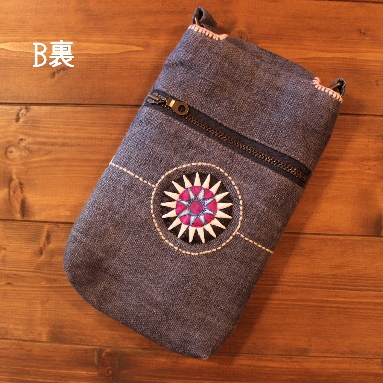 モン族刺繍ポシェット | タイの民族刺繍雑貨・衣料スアイチャイ