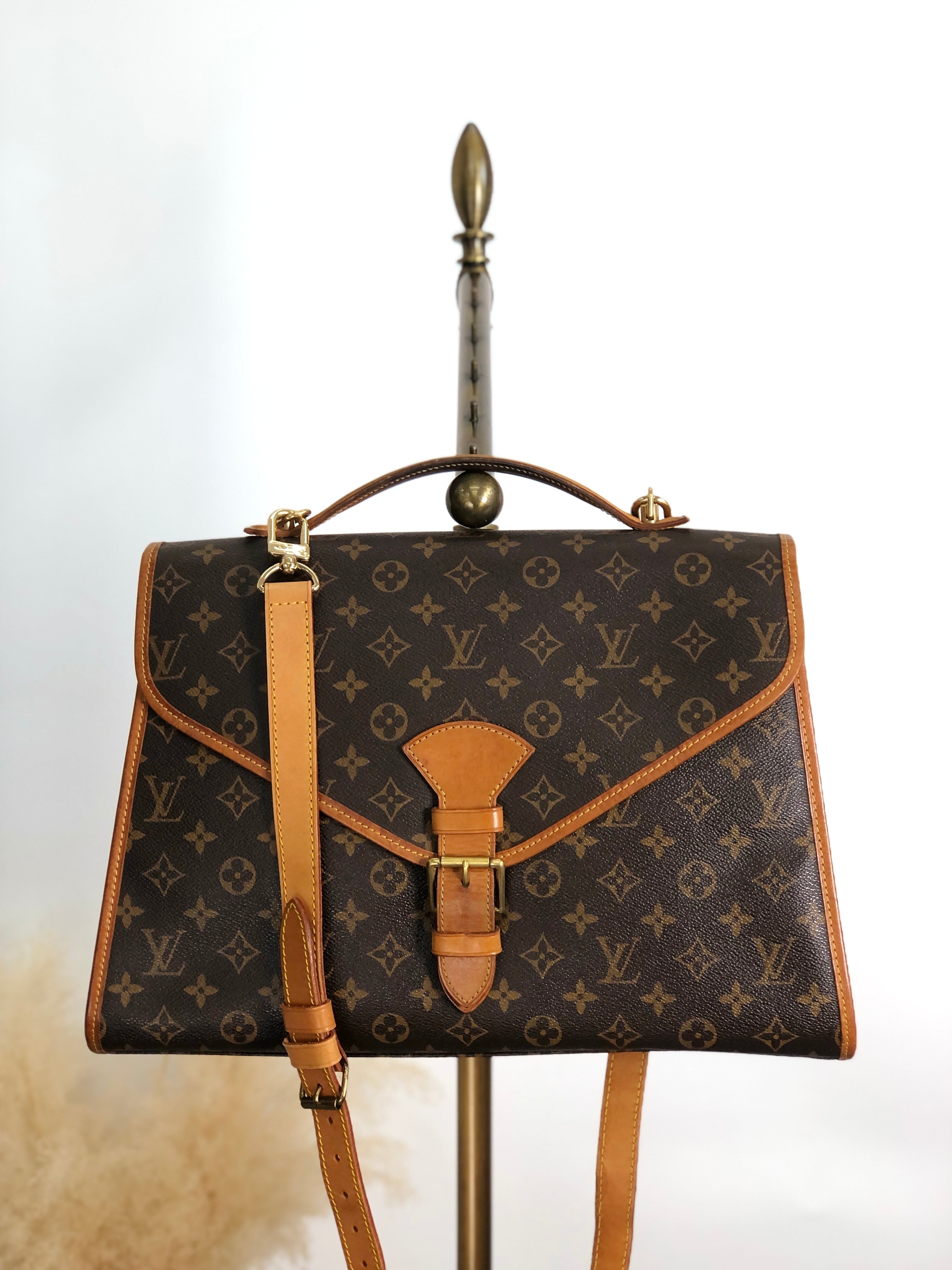 LOUIS VUITTON ルイヴィトン モノグラム ショルダーバッグ ブラウン バックル PVC レザー ビバリー 2way vintage ヴィンテージ オールド cmkh5s