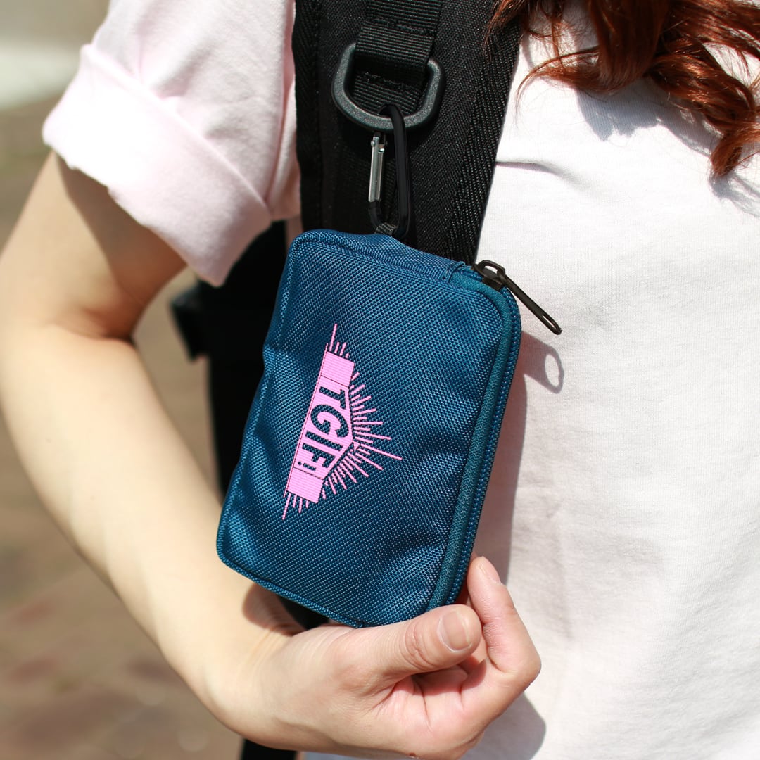フェスバッグ TGIF! カラビナ付きコインポーチ | フェスバッグブランド