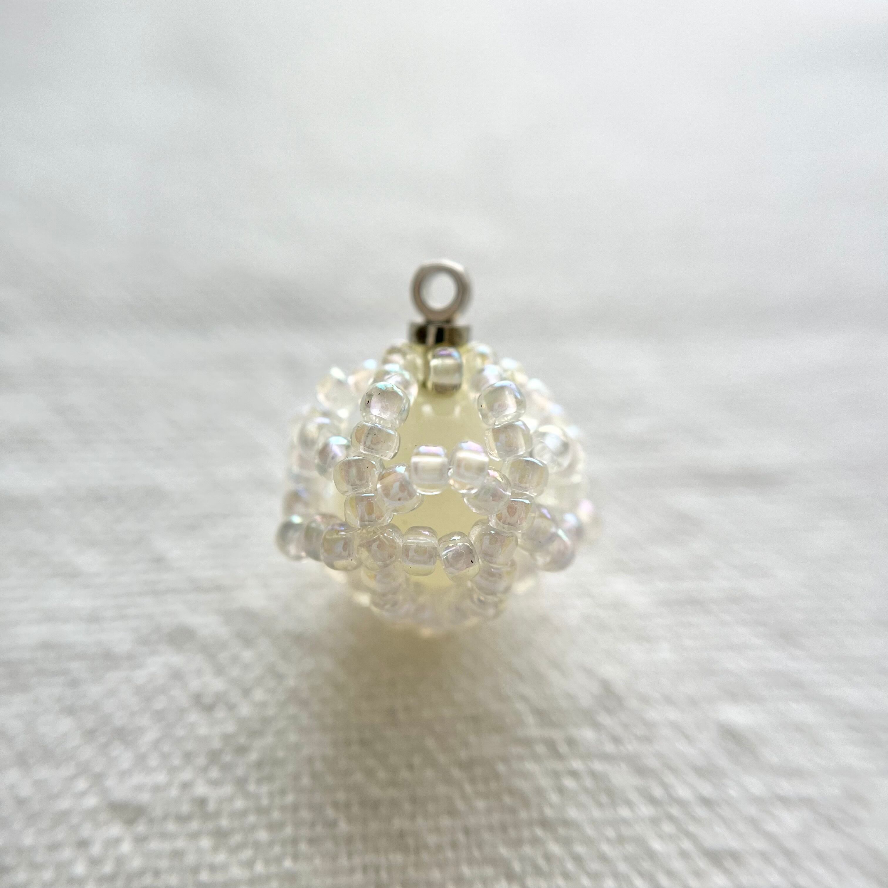 オーロラホワイトビーズボール 18㎜