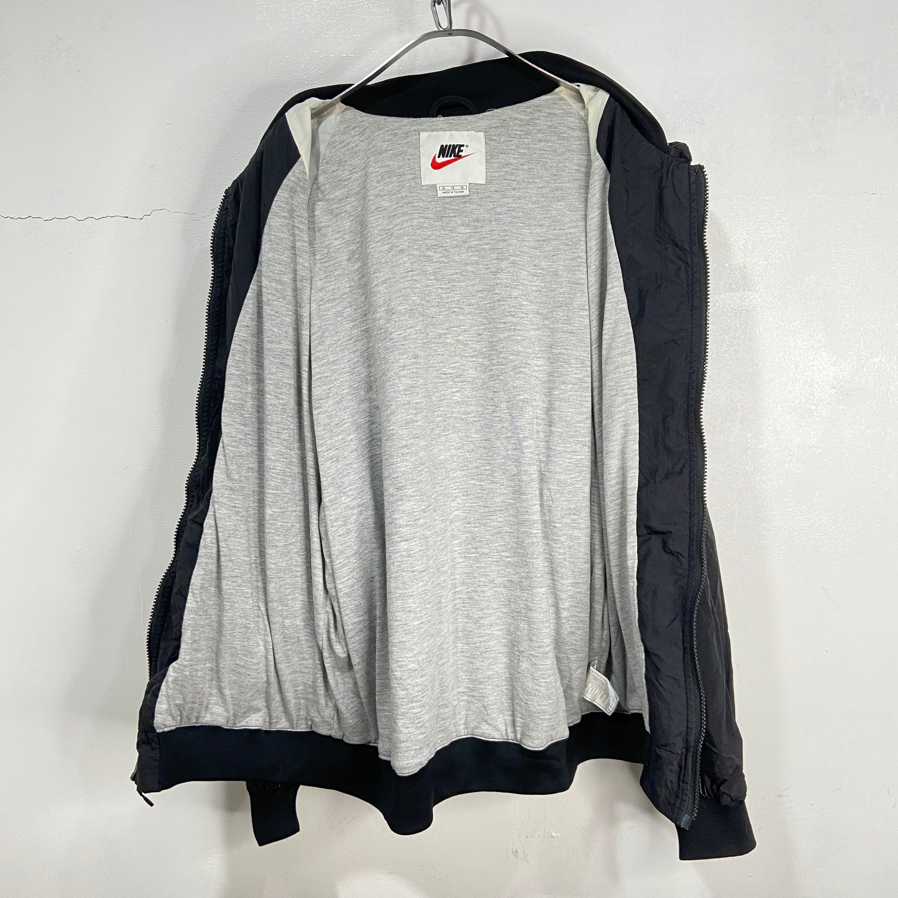90s NIKE ナイキ 白タグ ナイロンフード付きジャケット 黒 XL 90s NIKE ナイキ 白タグ ナイロンフード付きジャケット 黒 XL