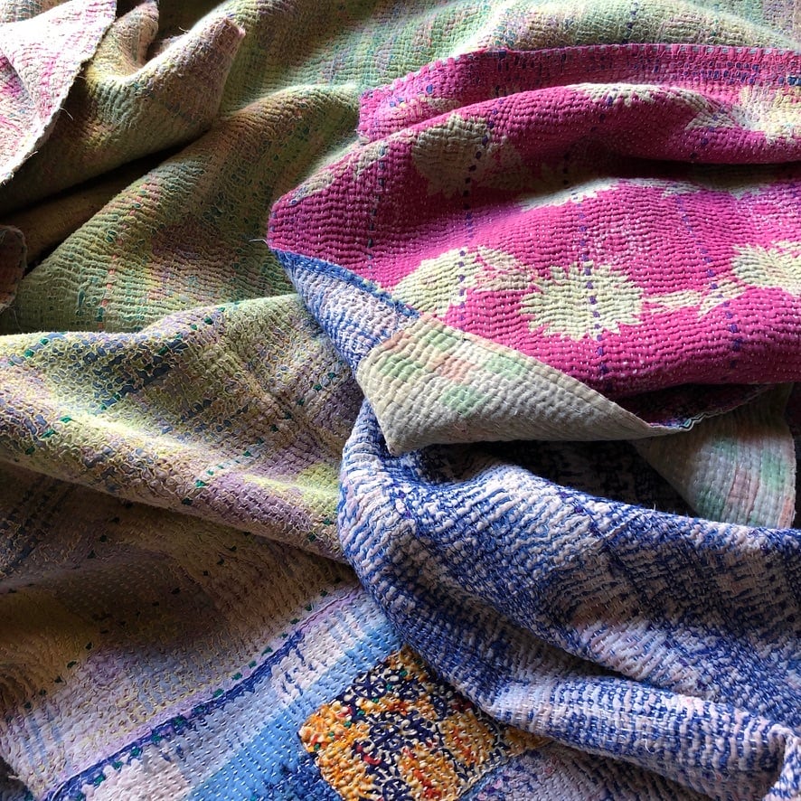 Vintage kantha quilt pink flower ヴィンテージカンタキルト　ピンクフラワー　ラリーキルト