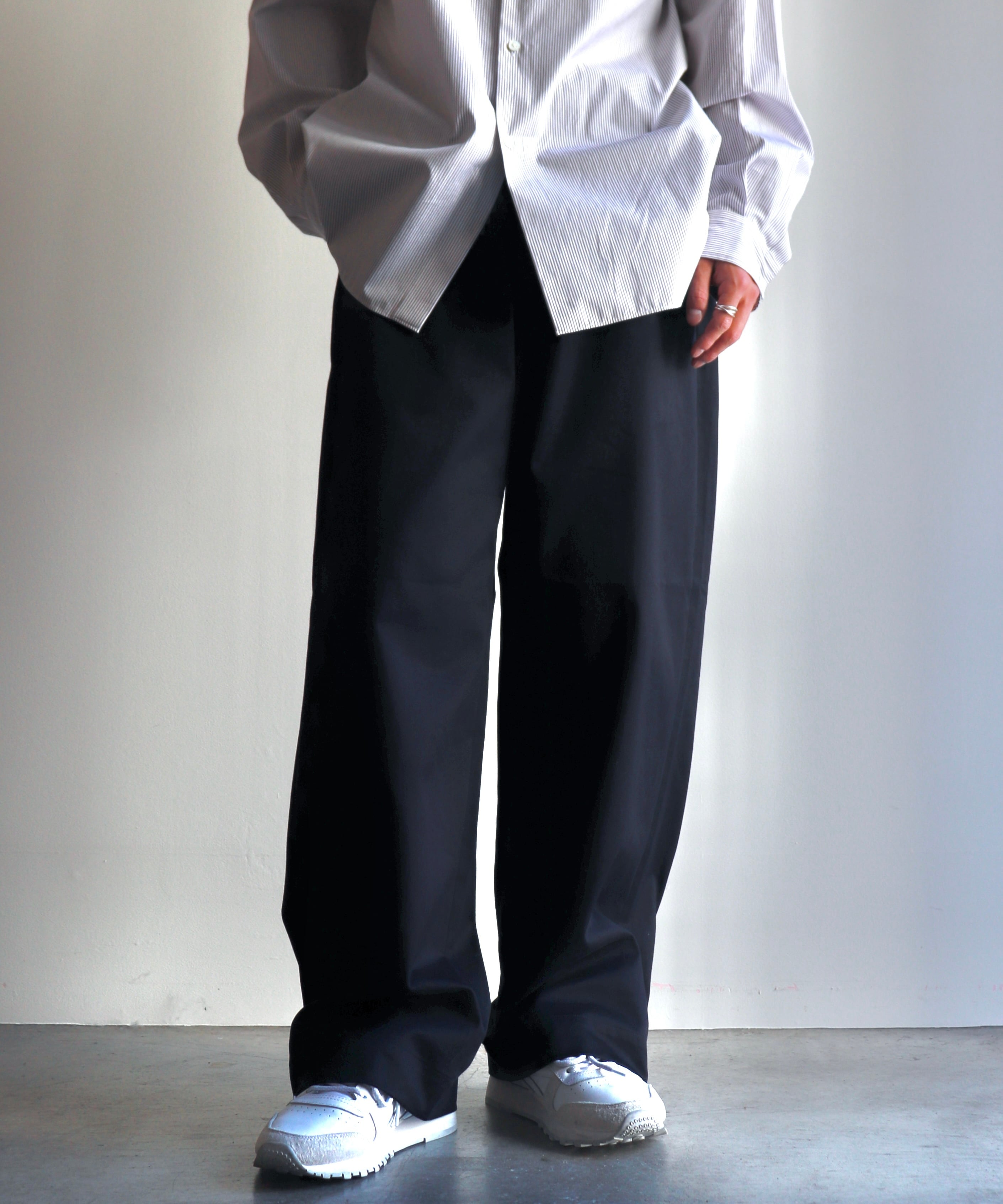 パンツ UNIVERSAL PRODUCTS notuck Wide Chino UNIVERSAL PRODUCTS. / NO TUCK CHINO TROUSERS (NAVY