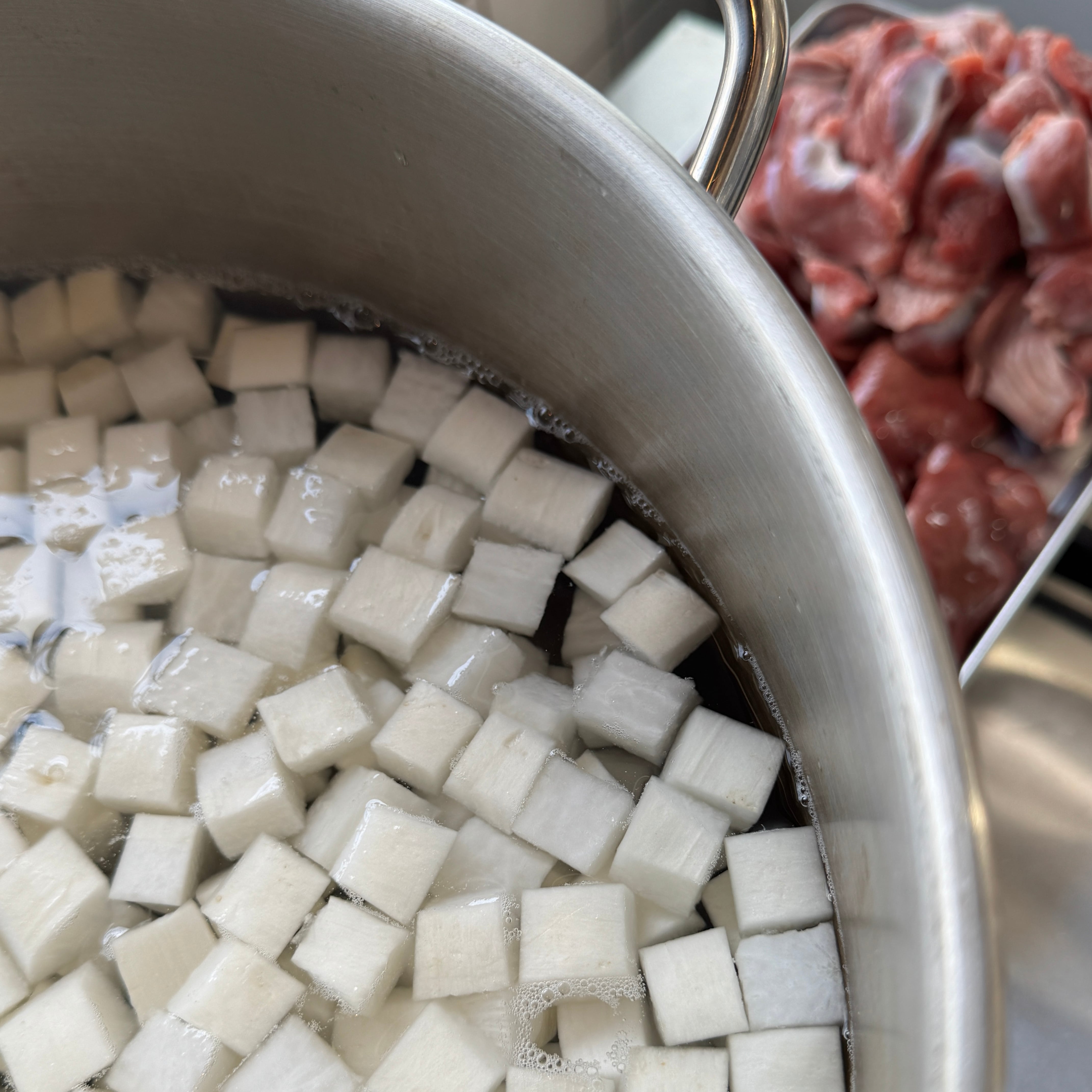 鶏団子のアジアンスープ