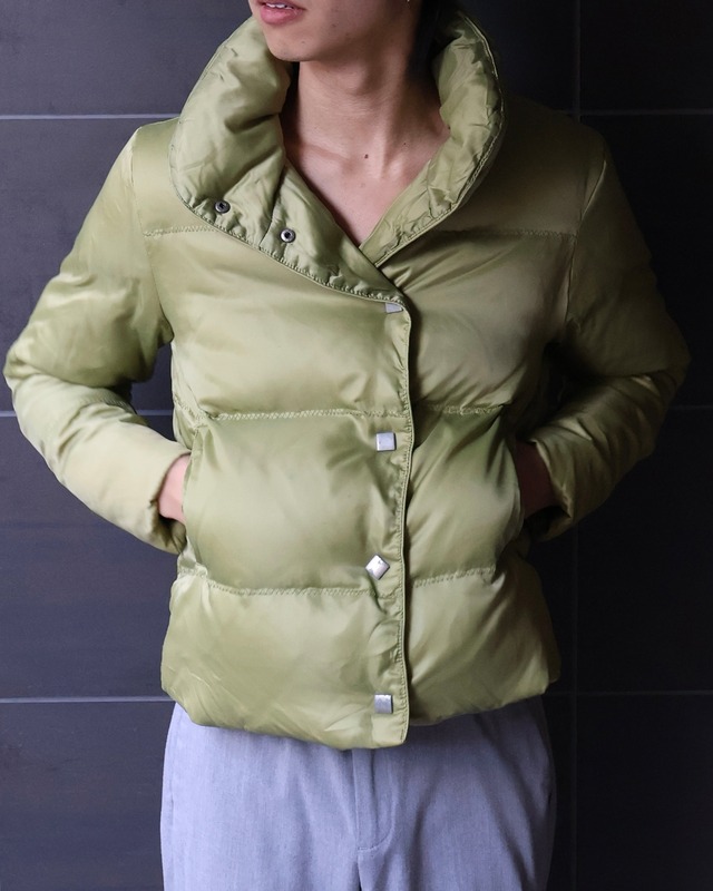 Short-length colored down jacket