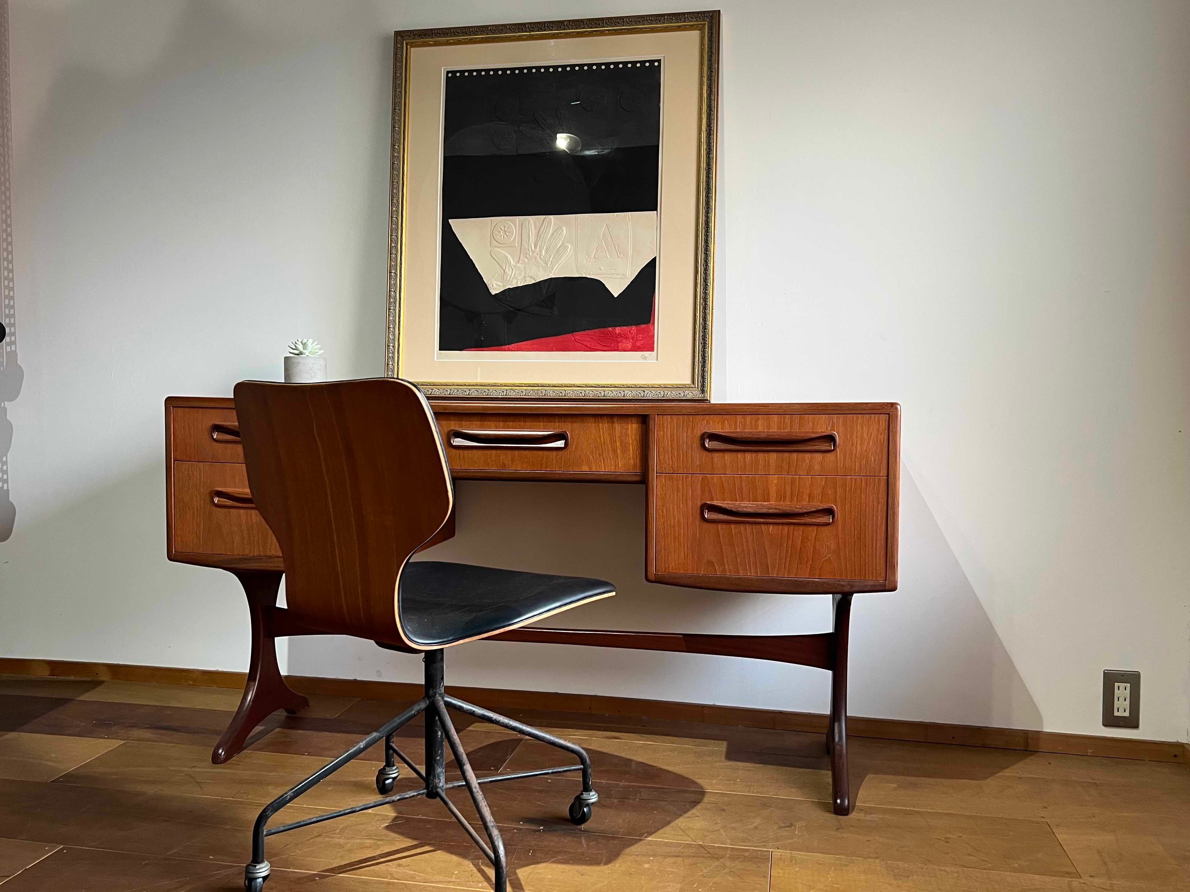 ビンテージ】グリーンマーブル模様が美しい 大理石 ビッグテーブル