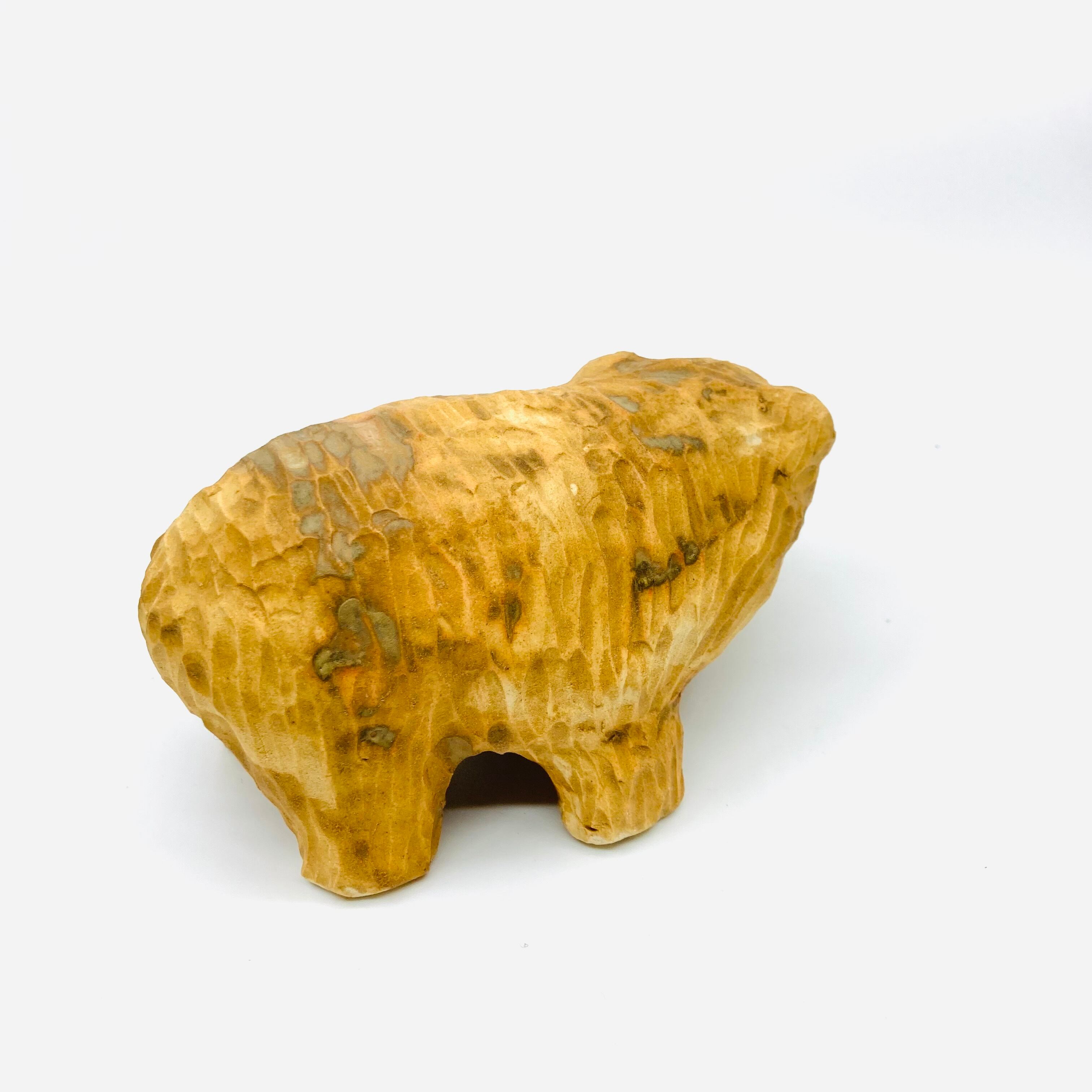 おおきい木彫り熊（メロンパン）の置き物 / すずきたまみ / 陶芸作品