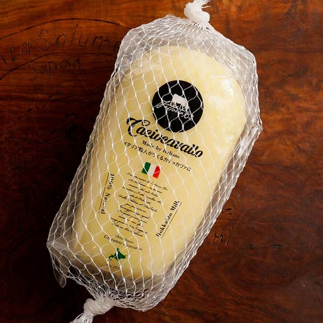 〈ファットリアビオ北海道〉イタリア職人がつくるカチョカヴァロ　500g1個