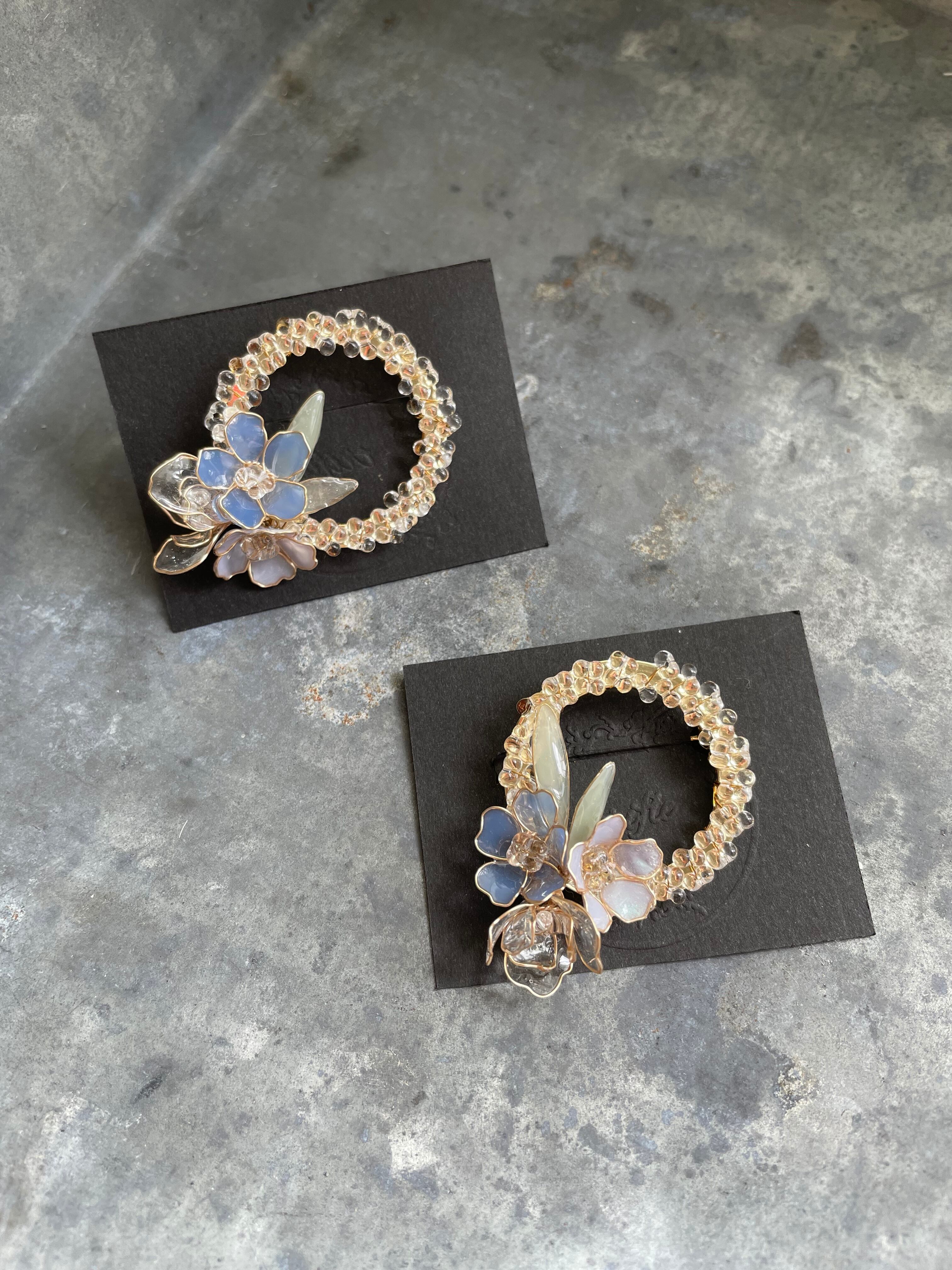 flower circle brooch