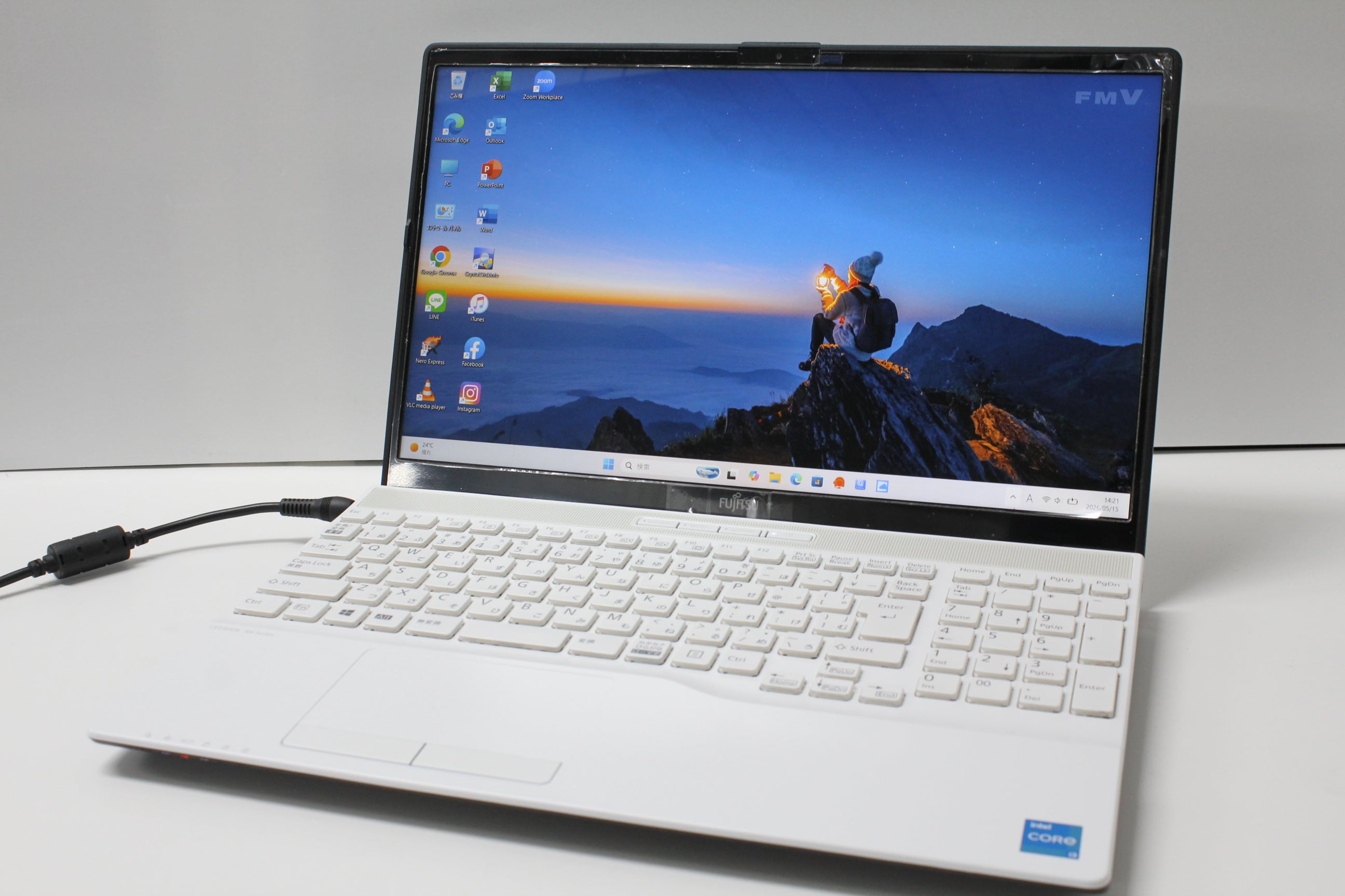 中古ノートPC】富士通〈LIFEBOOK WU2/D2〉Intel Core i7/SSD256GB