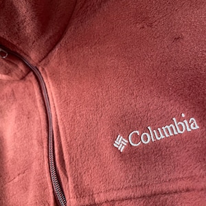 【Columbia】フリースジャケット 赤茶色 ワンポイントロゴ  刺繍ロゴ ジップアップ フルジップ XL コロンビア ライトアウター US古着