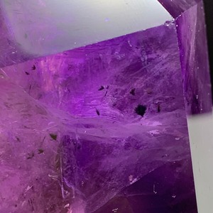 希少☆ロマネシュ鉱入り・色合い美麗☆アメジスト ポイント