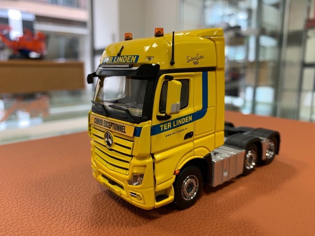 IMC　1/50　MERCEDES-BENZ ACTROS GIGASPACE 　TER LINDEN