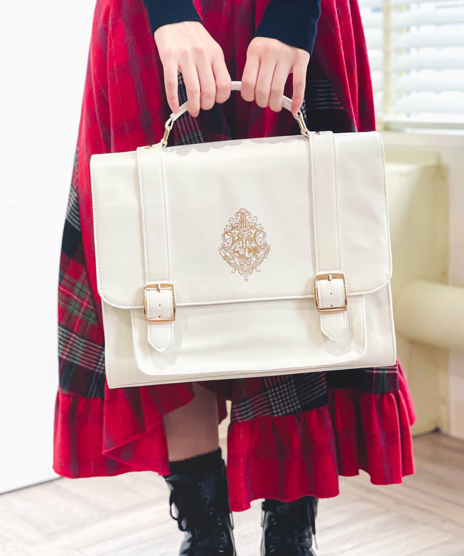 F201106-19_Harry Potter×Flapperホグワーツロゴサッチェル ホワイト