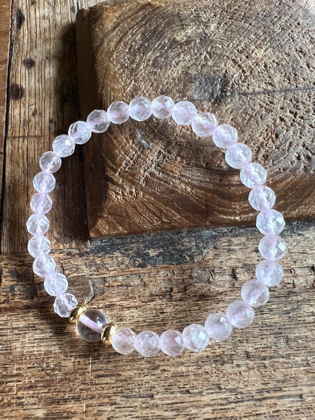 【貴重】ピンクウラルレムリアン 6㎜ カットブレスレット ゴールドカラーパーツ ジャンプする