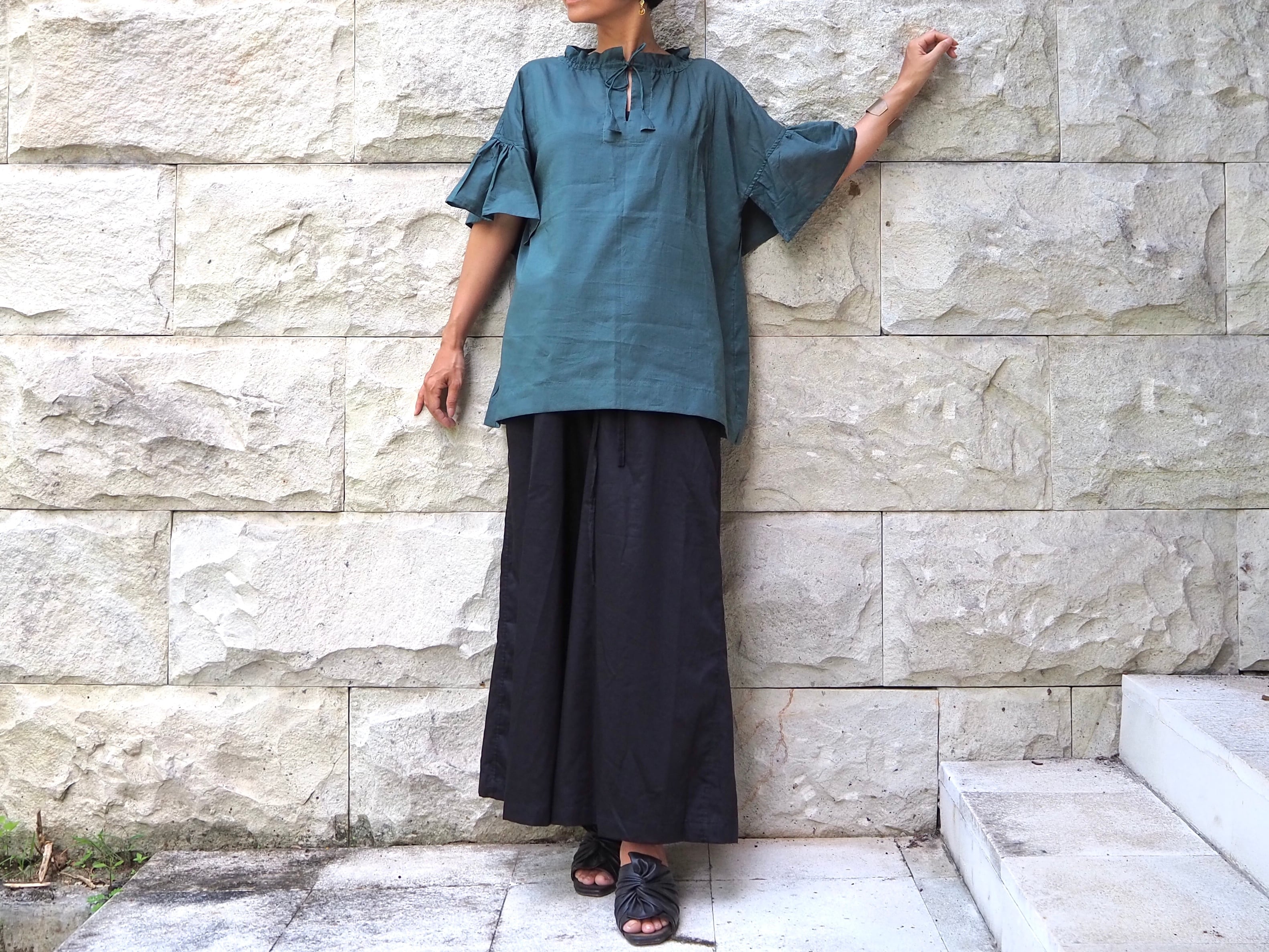 コットンサテンのワイドパンツ/《ネイビー》《ブラック》 | isica
