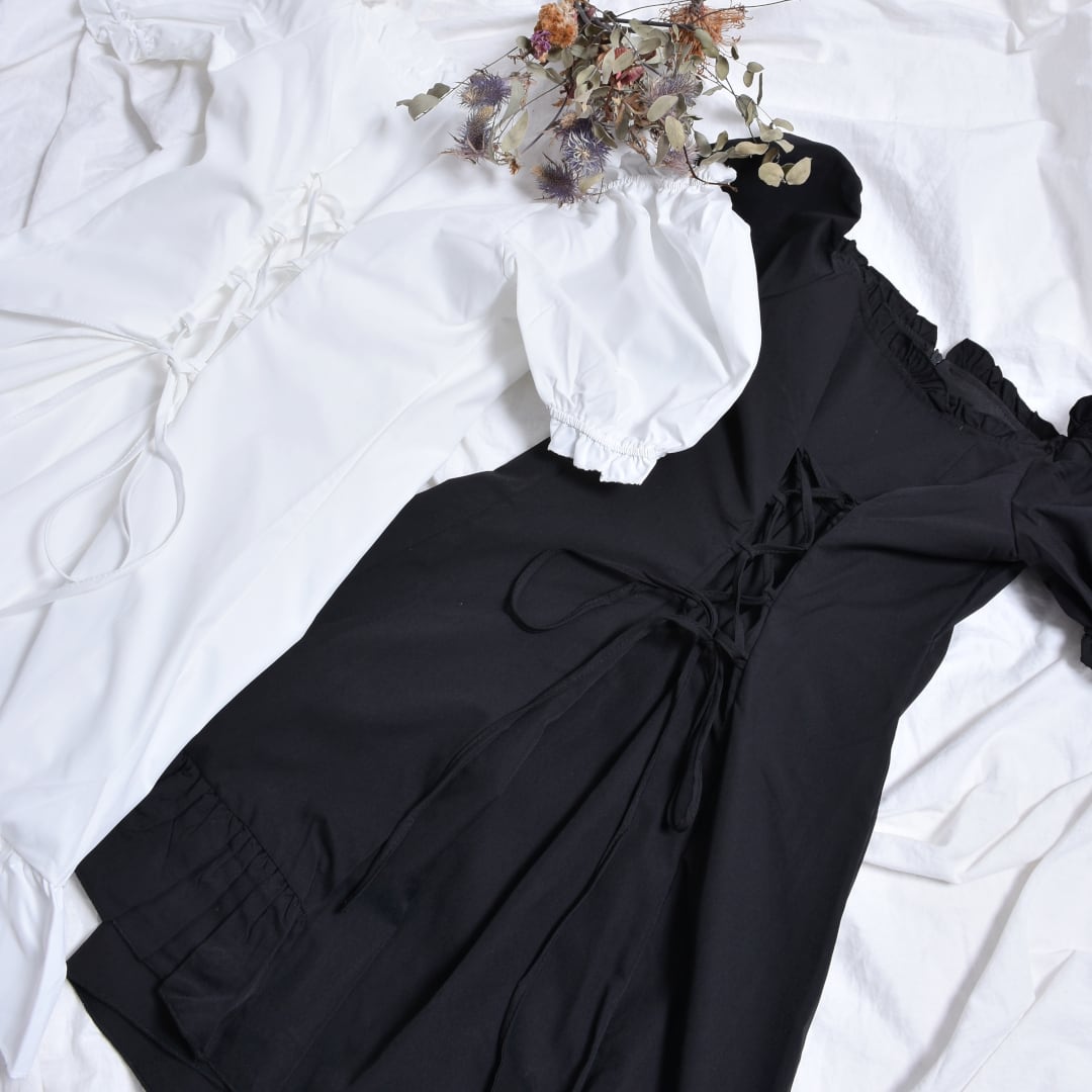 ミューラーのフリル半袖ワンピース ミューラーのフリル半袖ワンピース