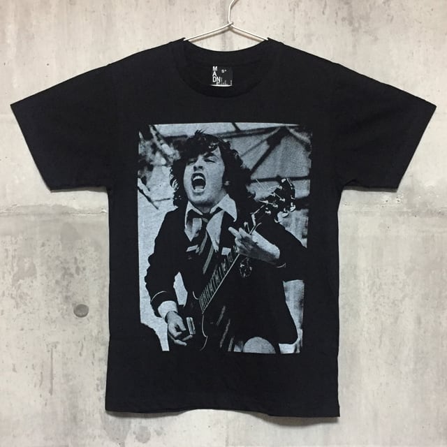 【送料無料 / ロック バンド Tシャツ】 AC/DC / Angus Young Men's T-shirts Black S　エーシー・ディーシー  / アンガス・ヤング メンズ Tシャツ 黒 S