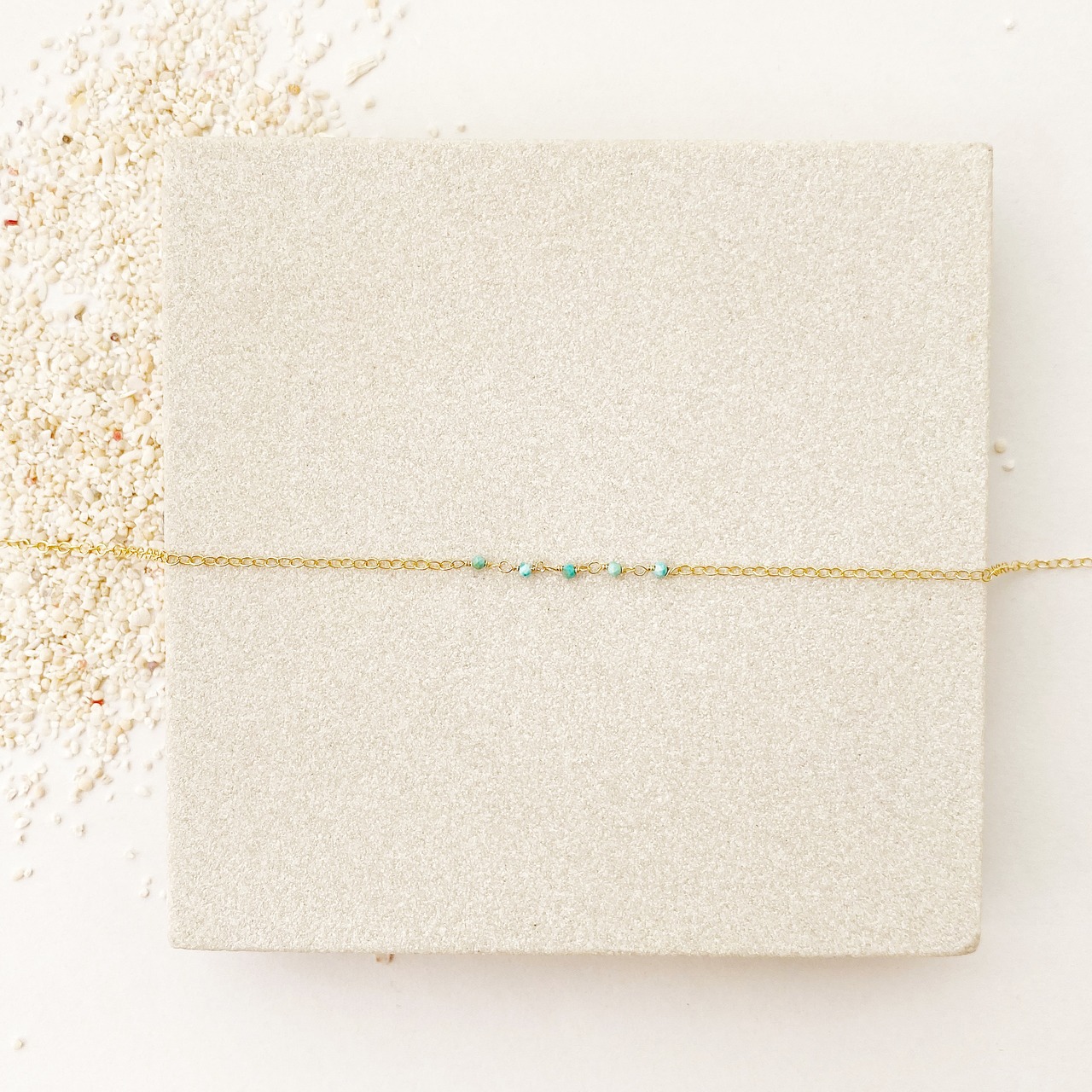 Tiny turquoise bracelet