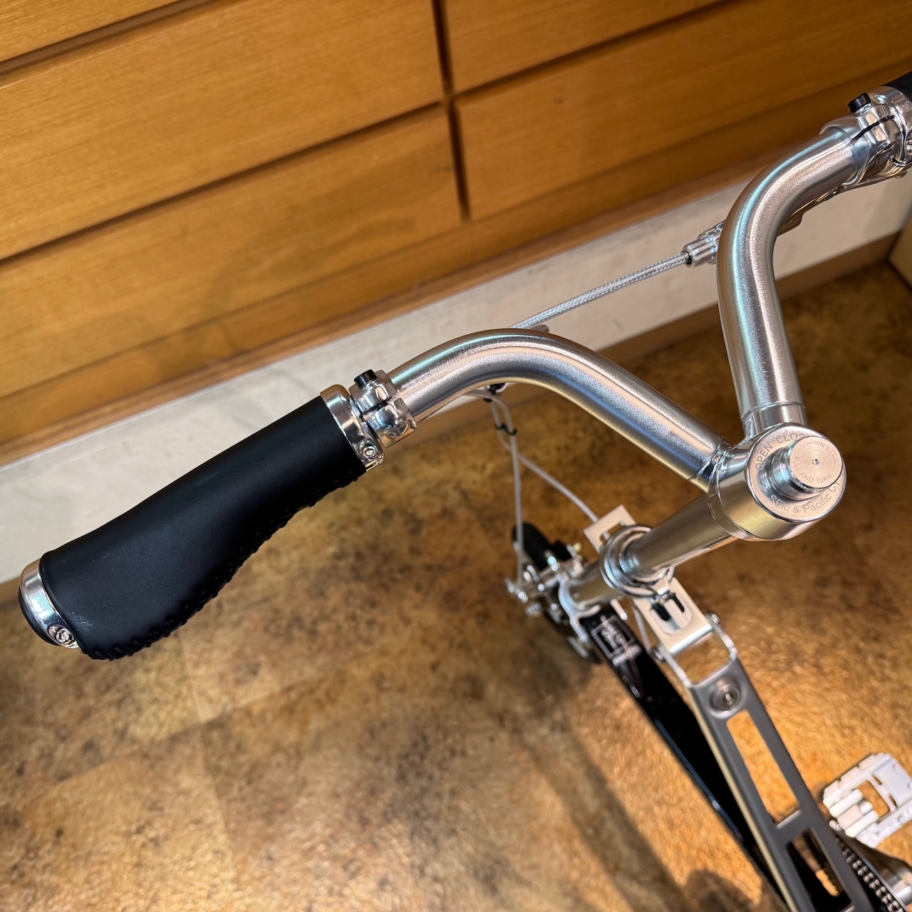 CarryMe x SEicコラボモデル　PREMIUM　バイナルブラック