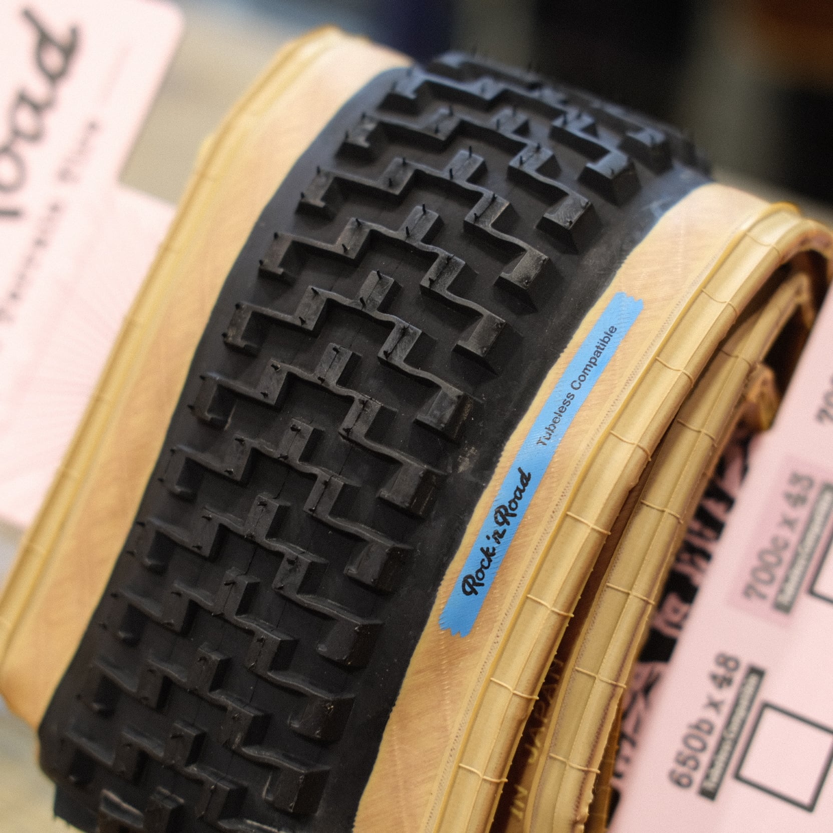 650b x 48 Bruce Gordon Rock'n Road タイヤ Rock n' Road Tires