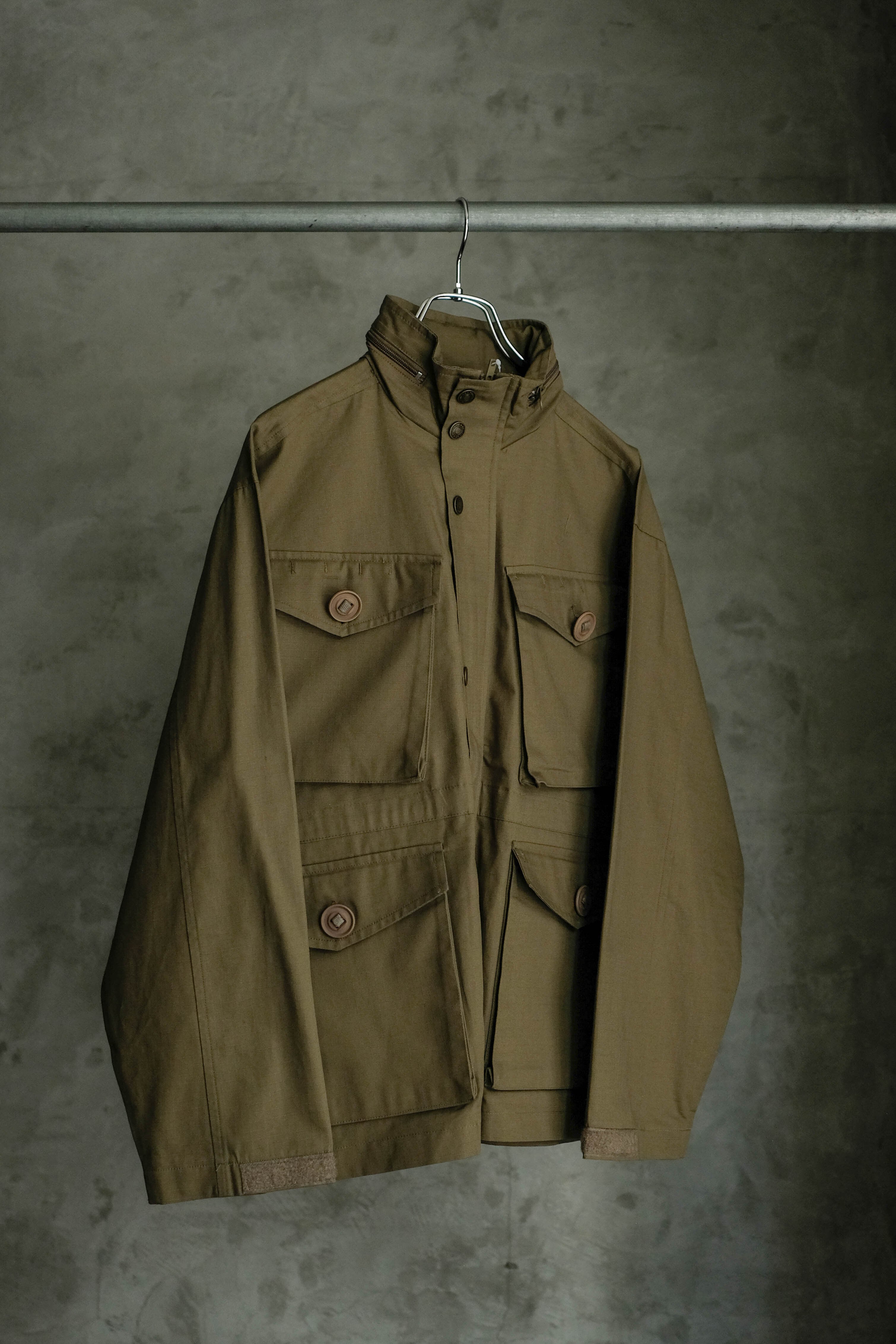 ミリタリーモチーフのハンティングジャケット | militaria & encore