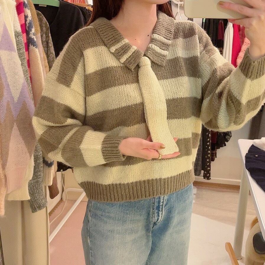 khaki cream border necktie sweater