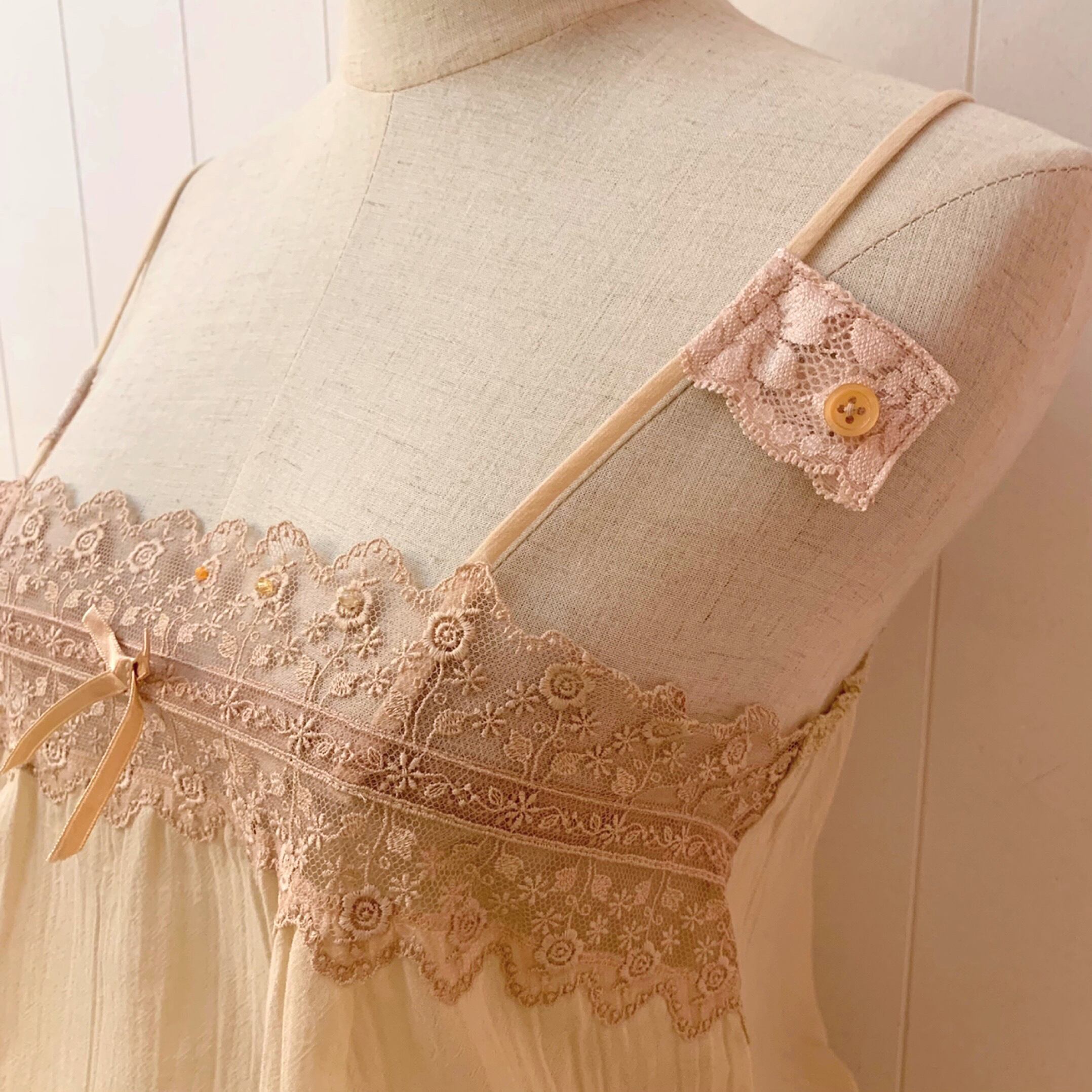 remake : sensitive skin epaulette camisole