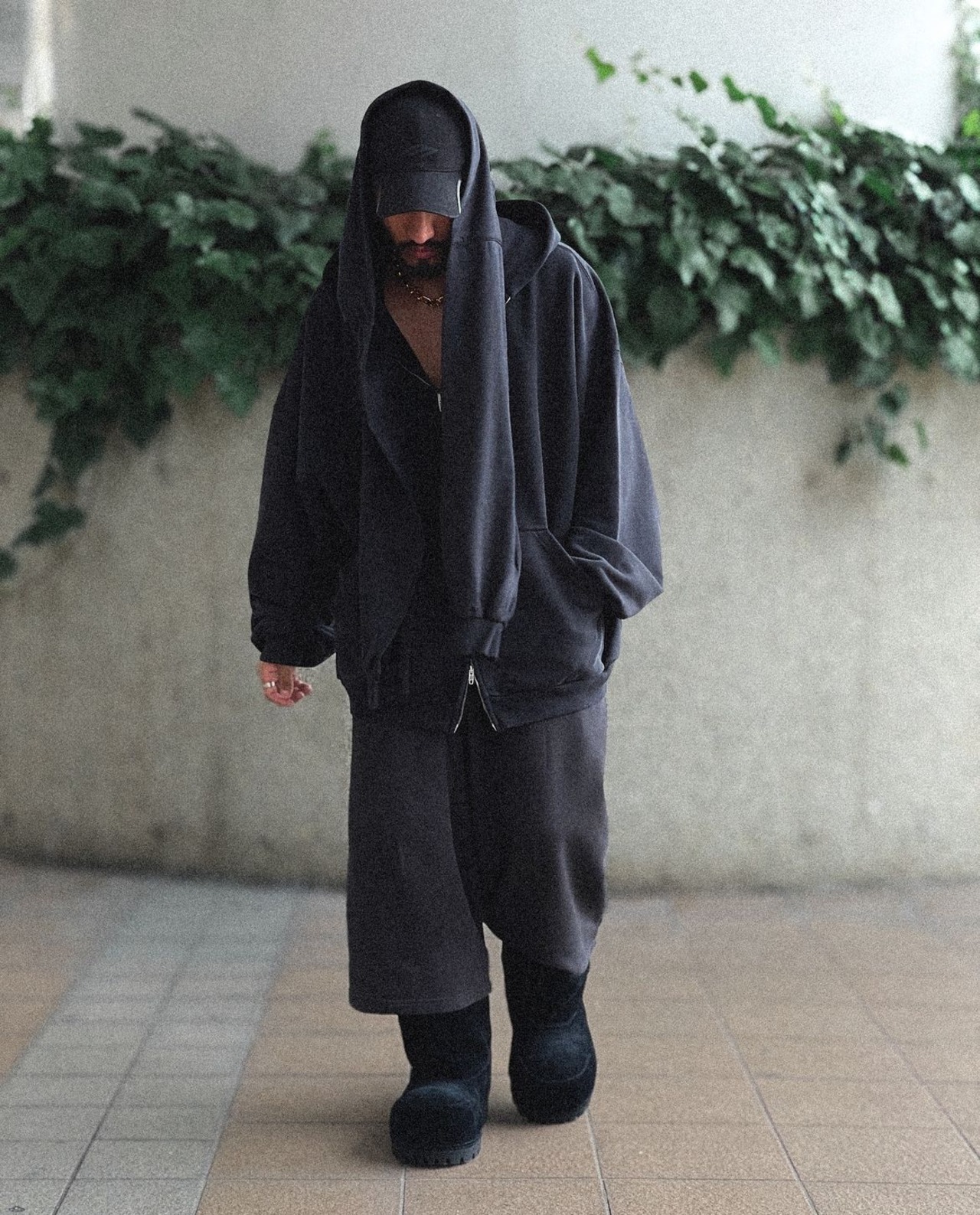 BALENCIAGA】Incognito Hoodi（INK） | AYIN 