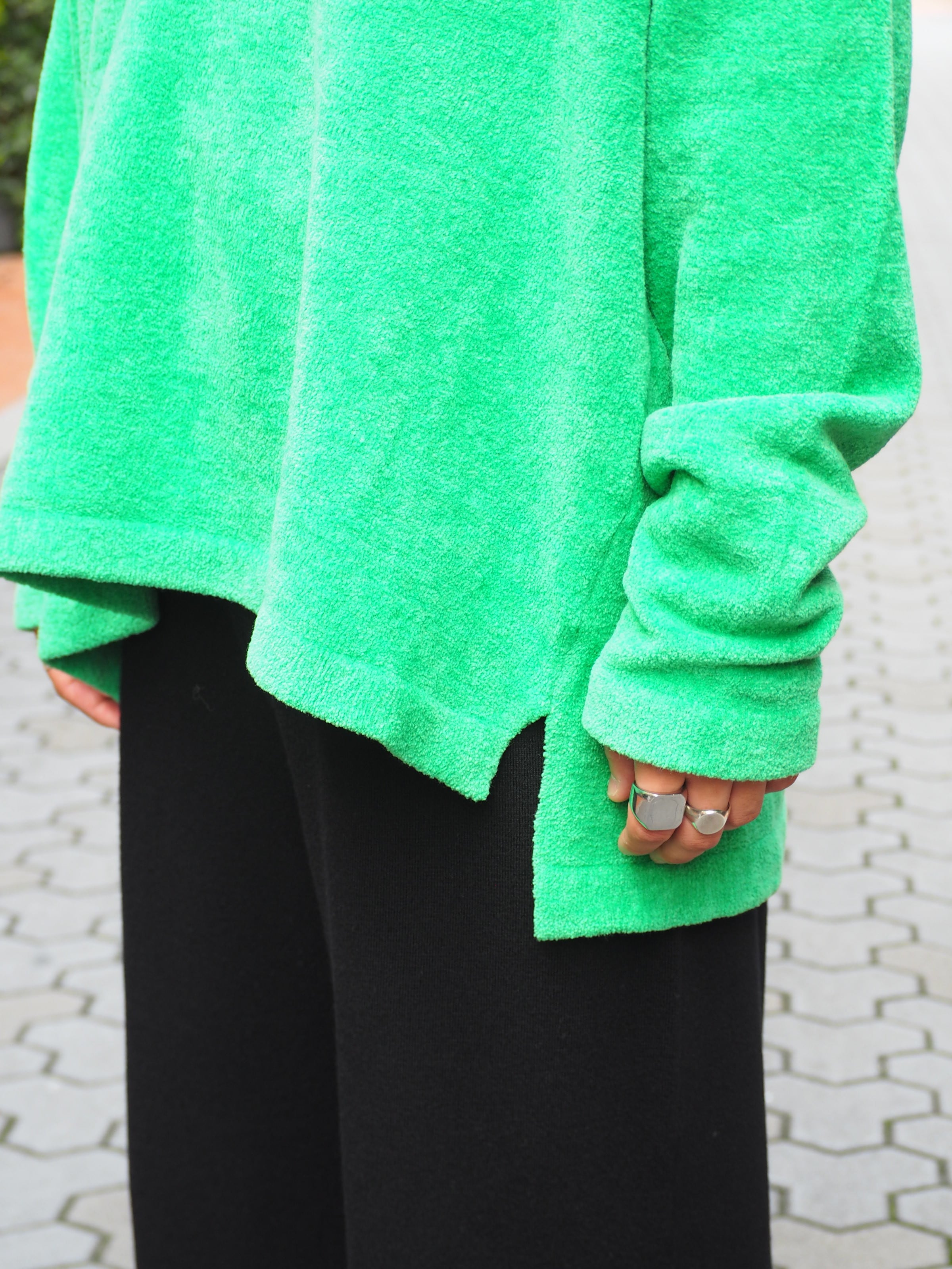 Organic cotton mole Deep v-neck sweater(Green) | PiuLoro(ピウロロ 