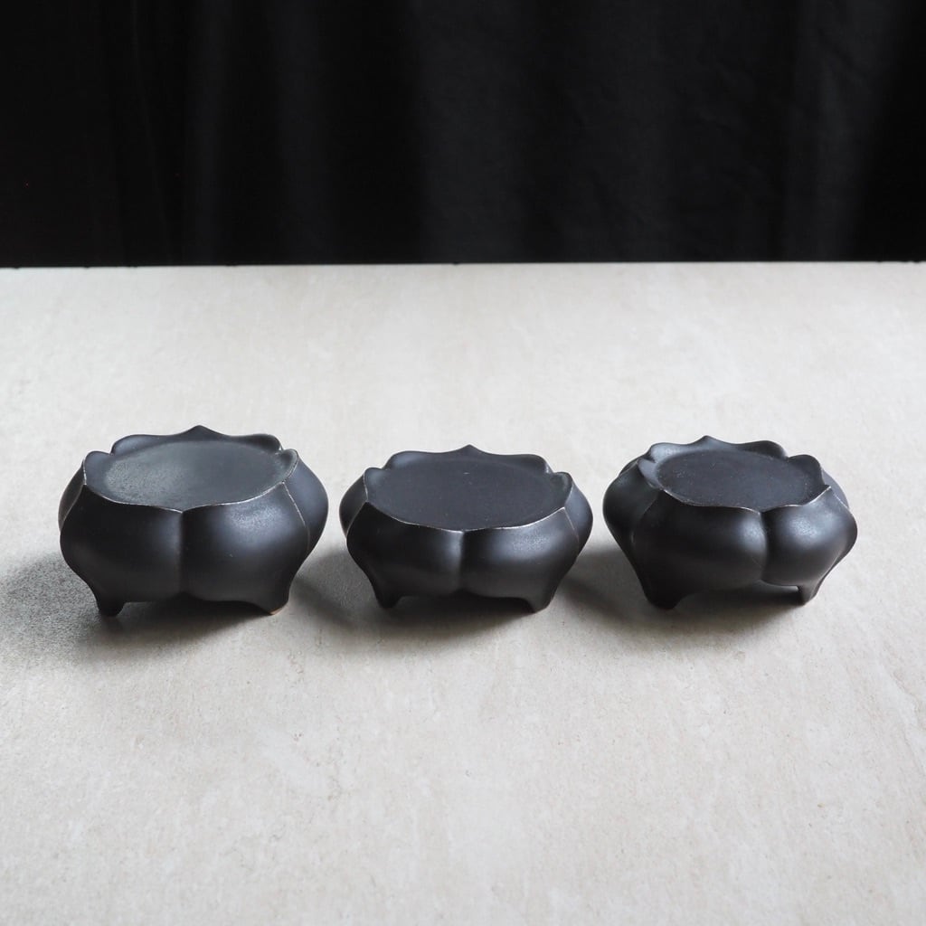 東 一仁/黒綾花 茶器 蓋置(三つ足台皿)